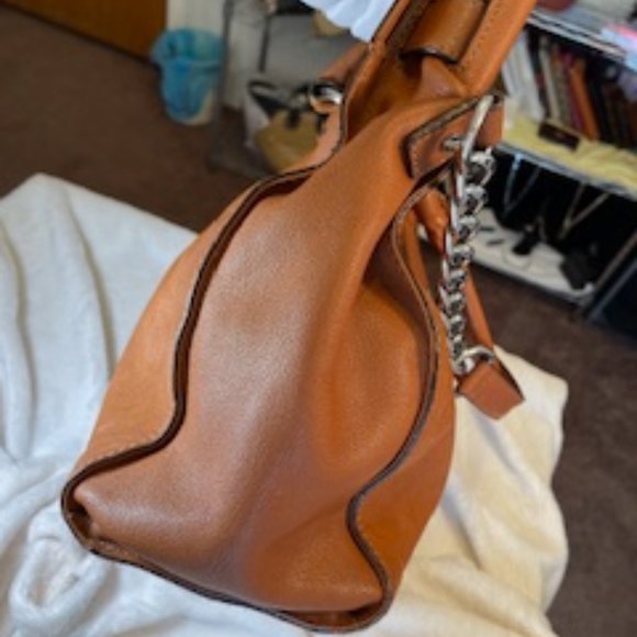 MICHAEL KORS EUC HAMILTON LOCK AND KEY BROWN HAND/SHOUDLER BAG - Picture 9 of 16